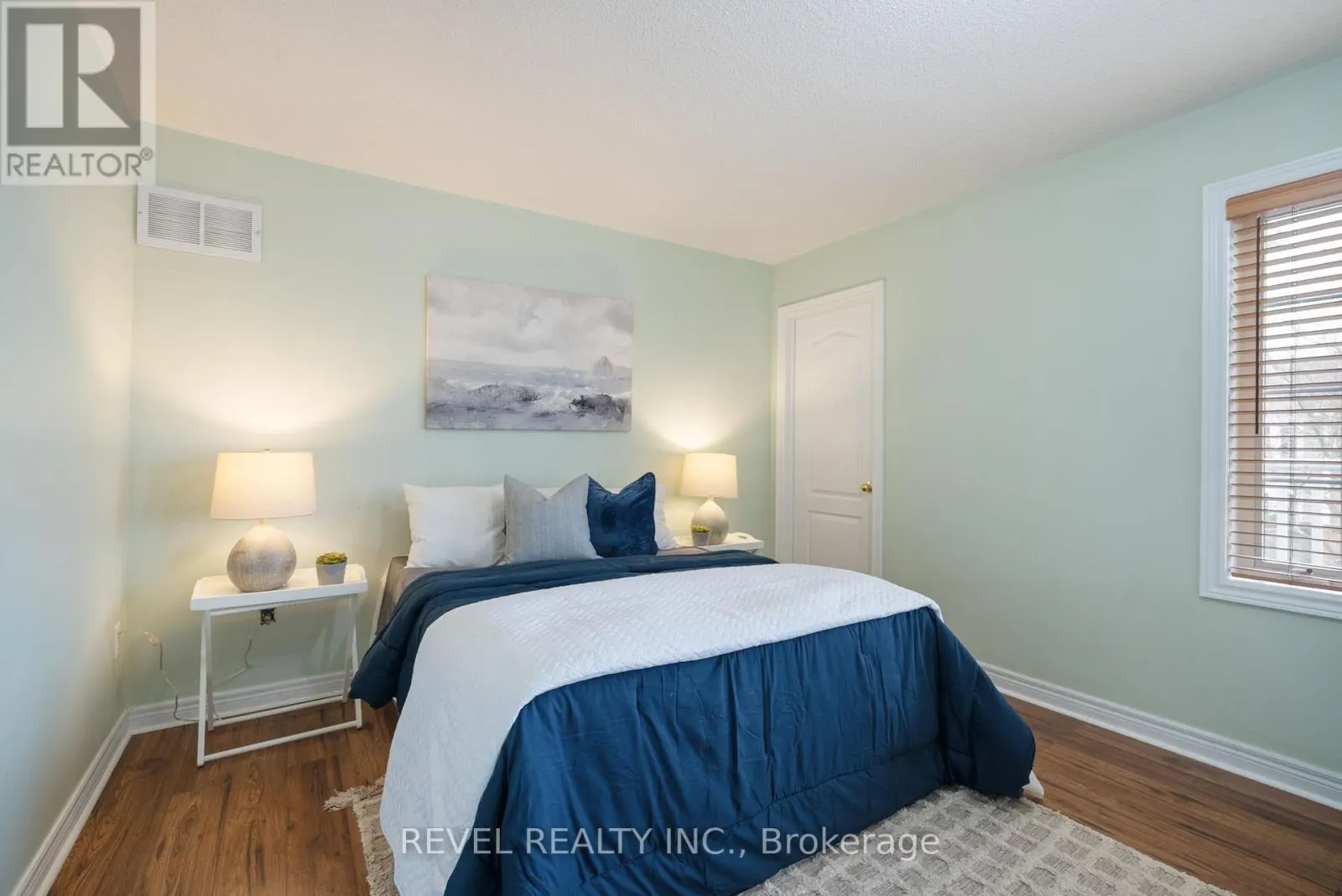 100 ASHBURY BOULEVARD