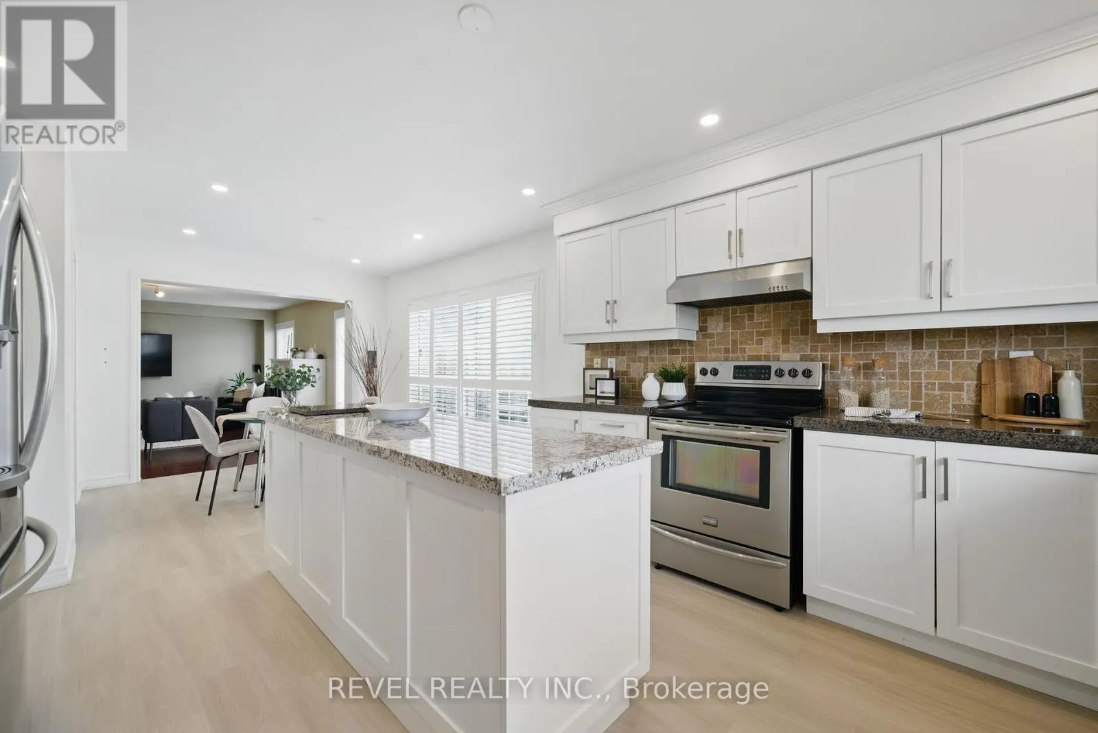 100 ASHBURY BOULEVARD