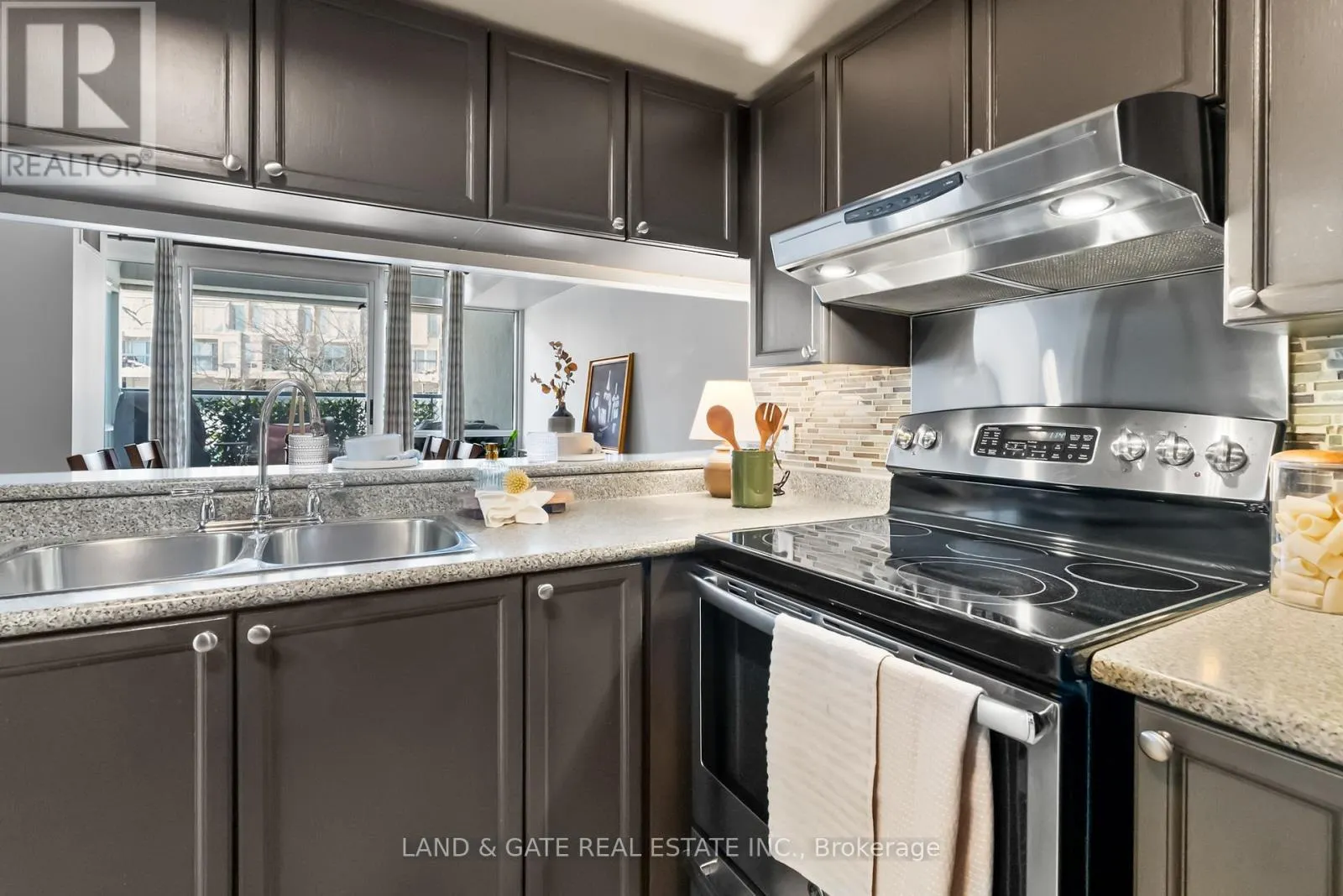 112 - 25 CUMBERLAND LANE, #112
