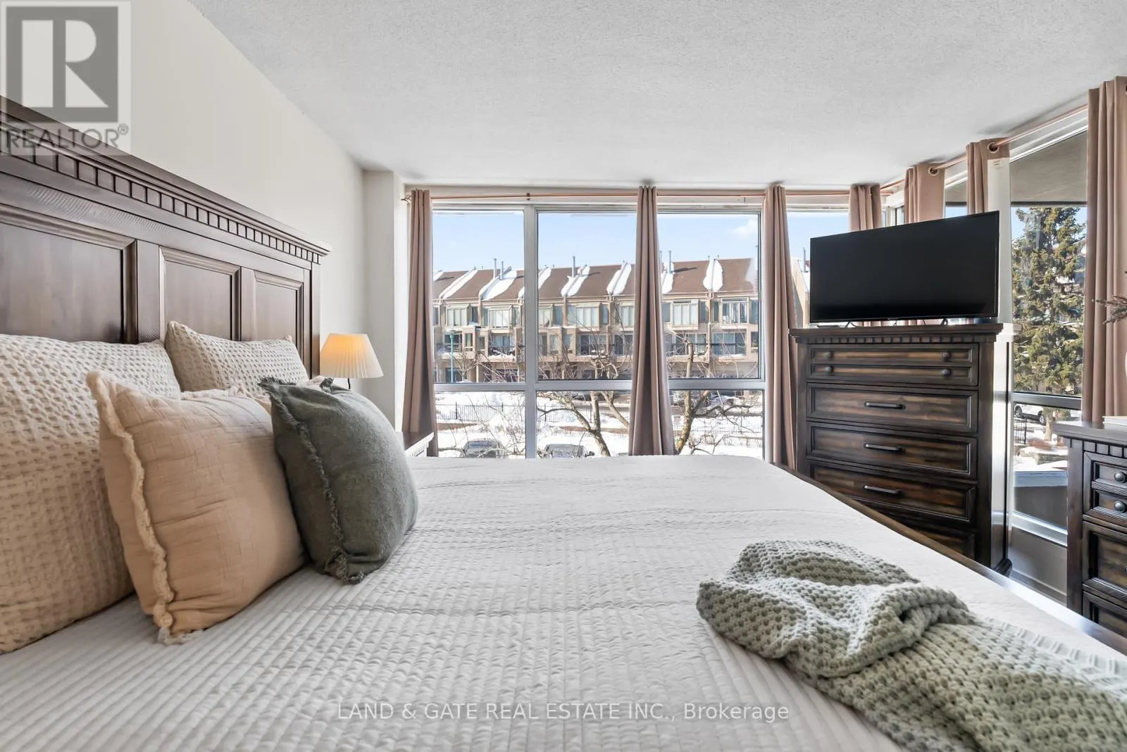 112 - 25 CUMBERLAND LANE, #112