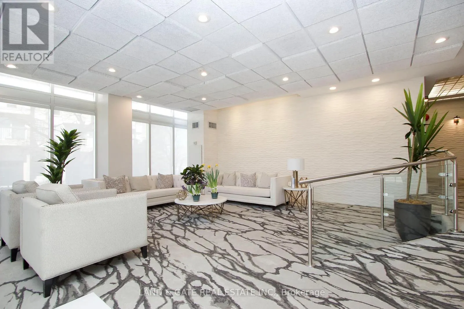 112 - 25 CUMBERLAND LANE, #112