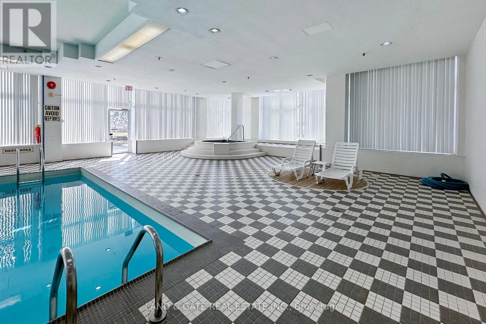 112 - 25 CUMBERLAND LANE, #112