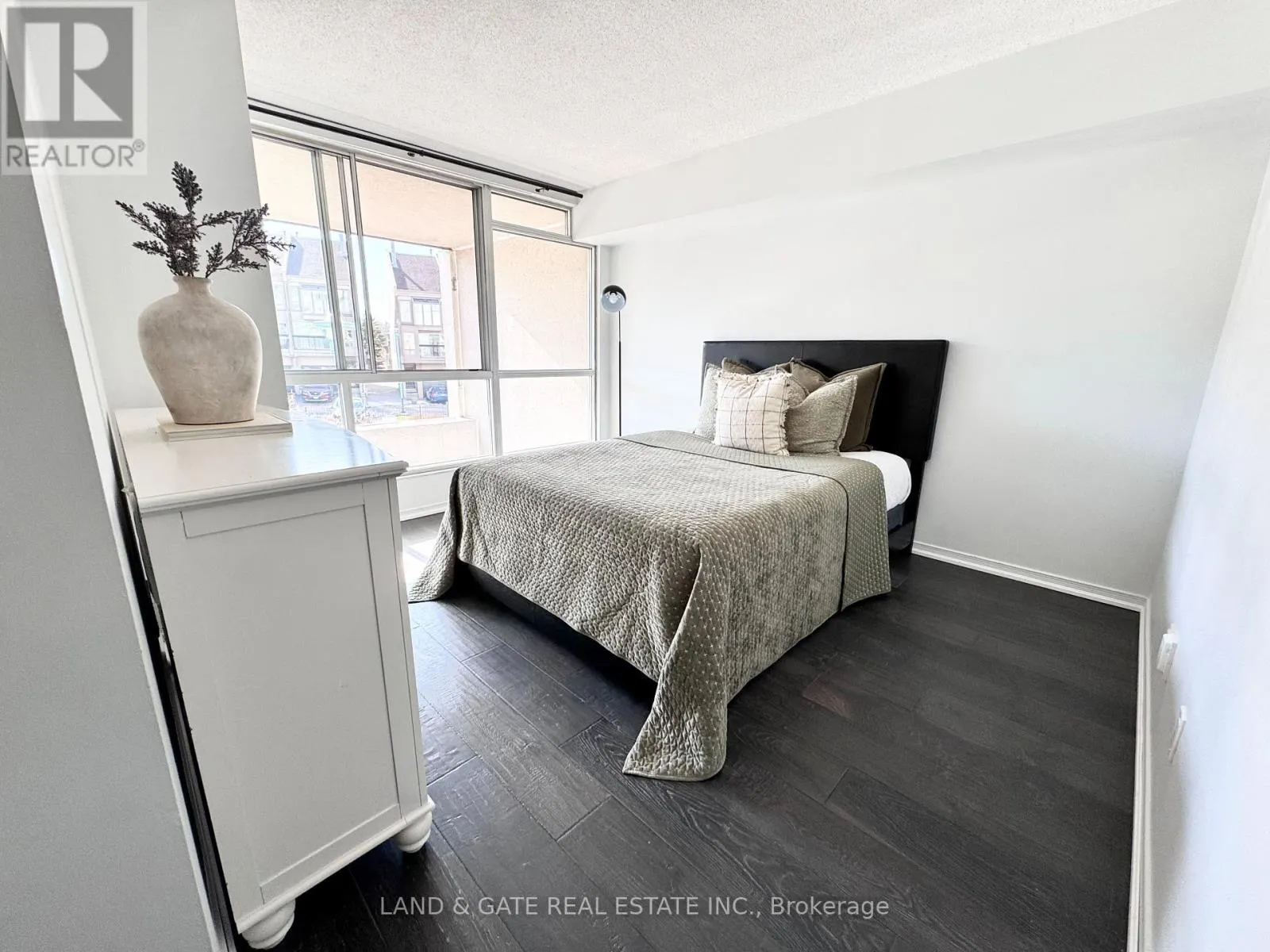 112 - 25 CUMBERLAND LANE, #112