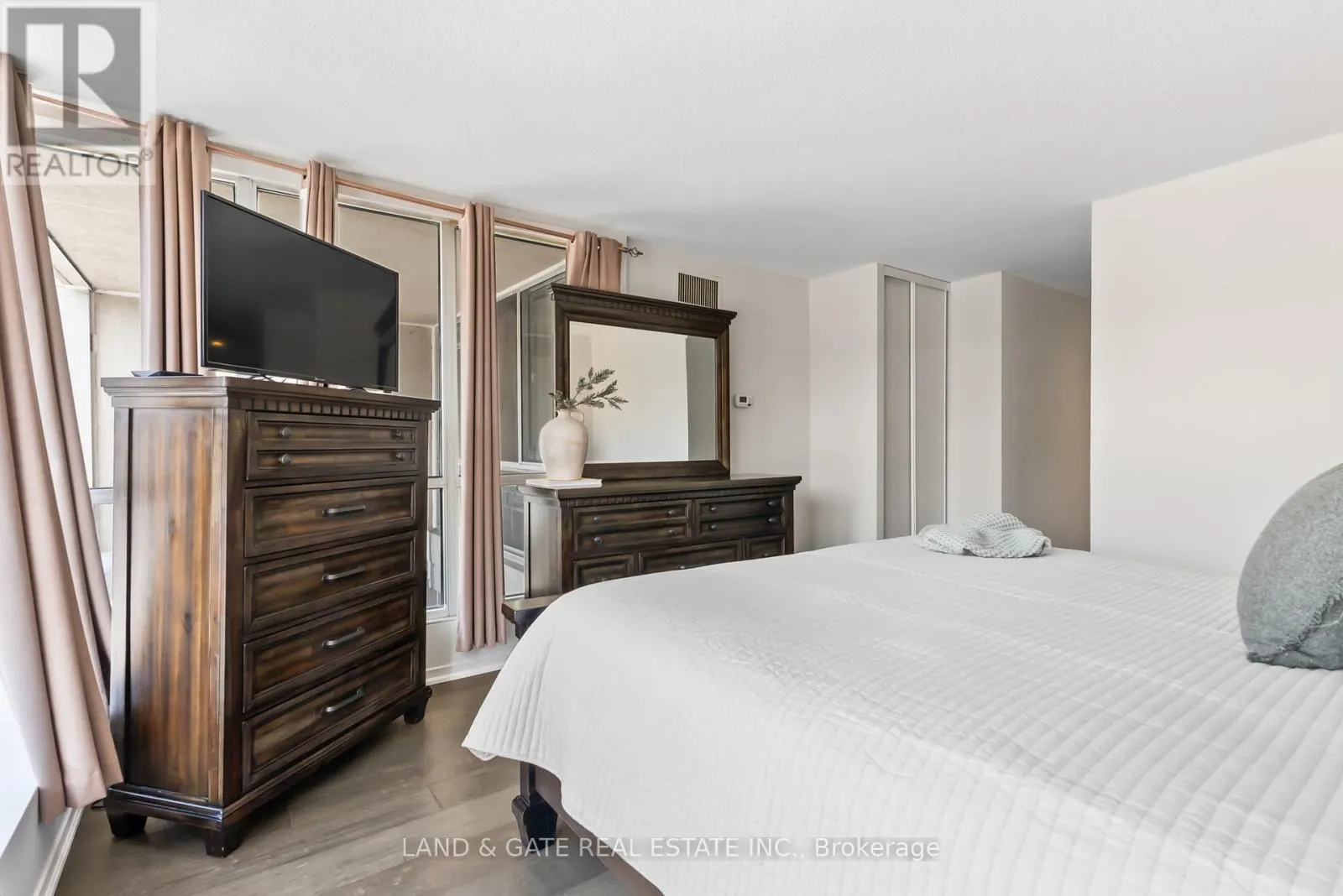 112 - 25 CUMBERLAND LANE, #112