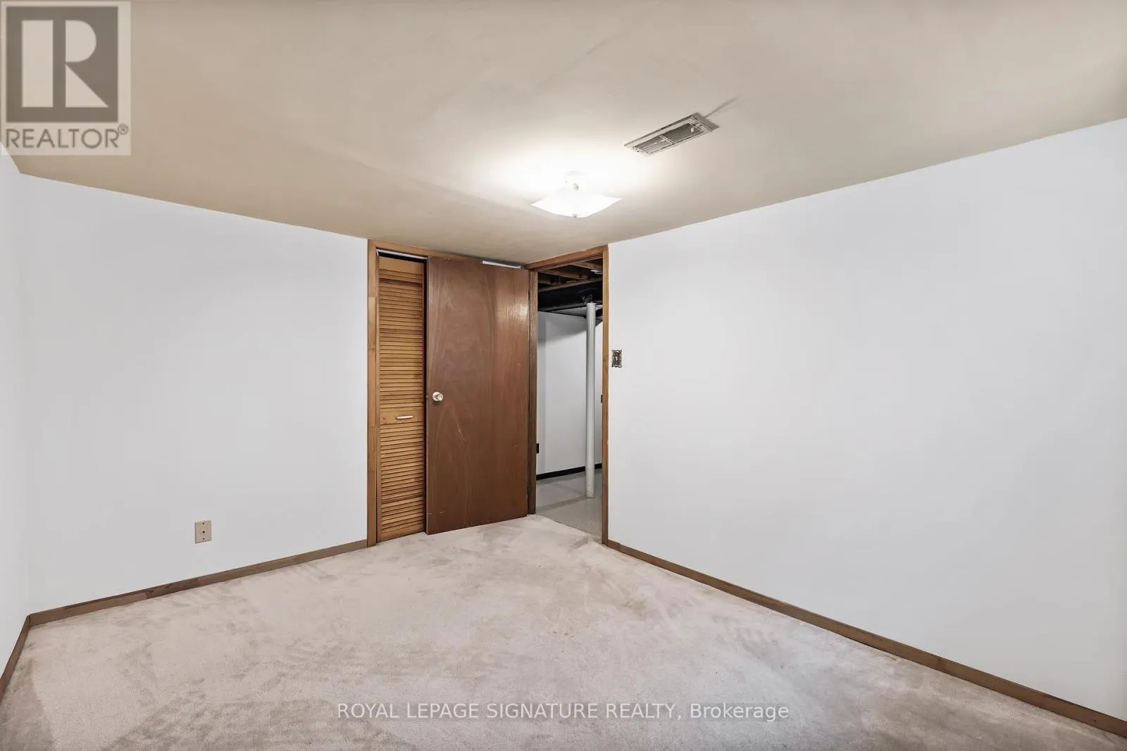 28 GREENDOWNS DRIVE