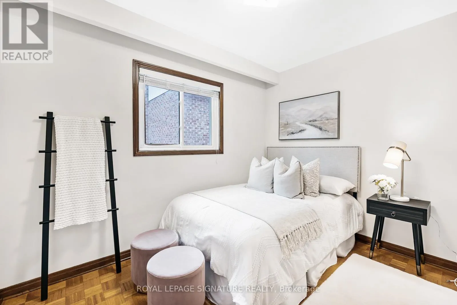 28 GREENDOWNS DRIVE
