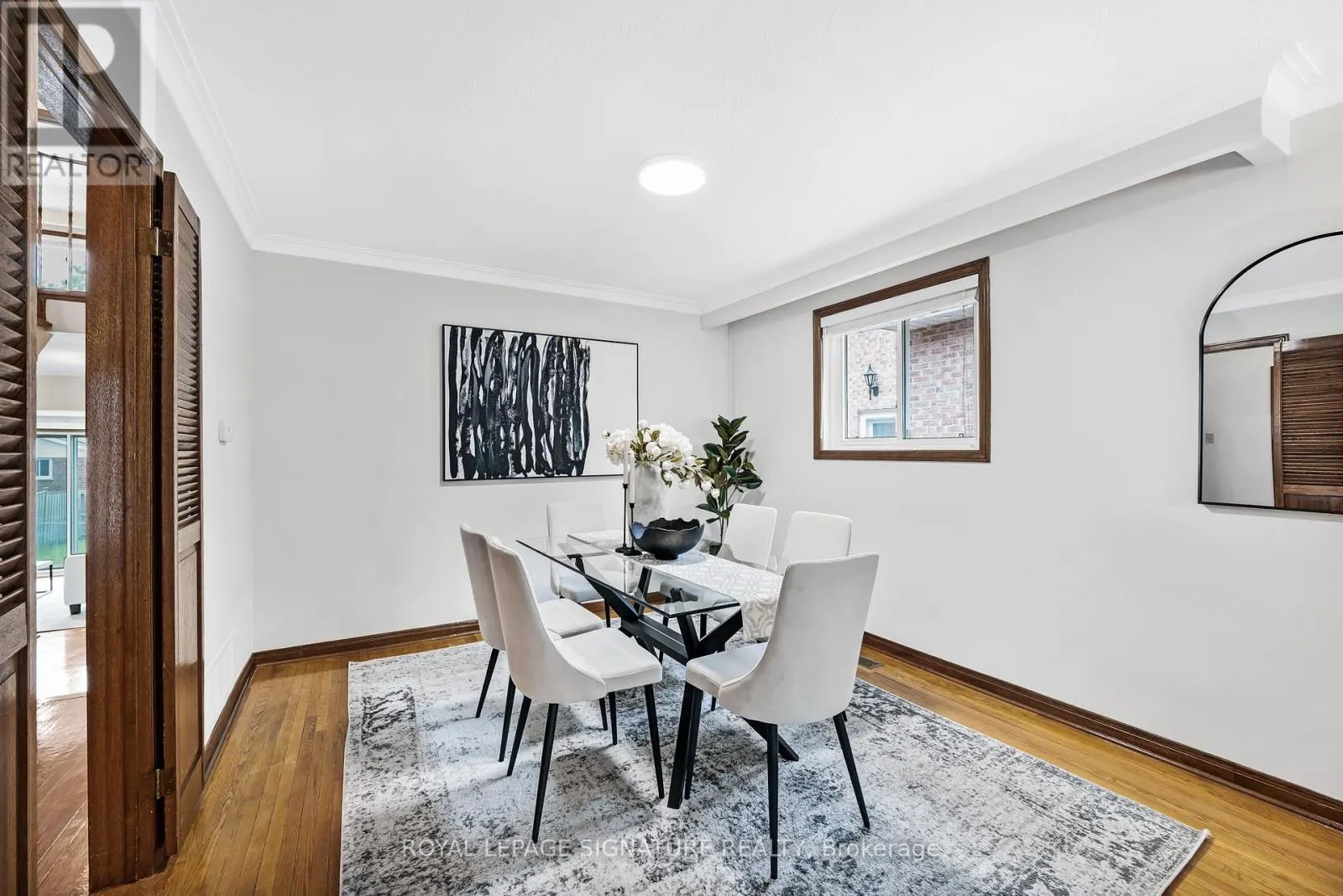 28 GREENDOWNS DRIVE