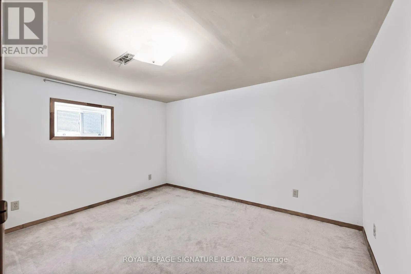 28 GREENDOWNS DRIVE