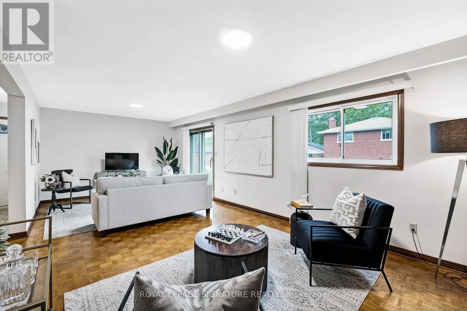 28 GREENDOWNS DRIVE