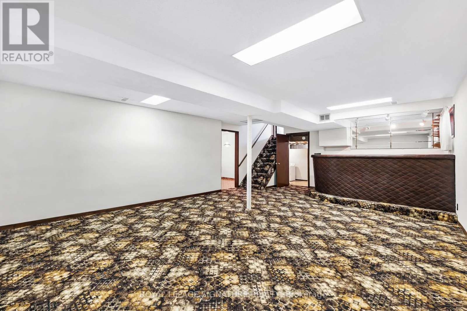 28 GREENDOWNS DRIVE