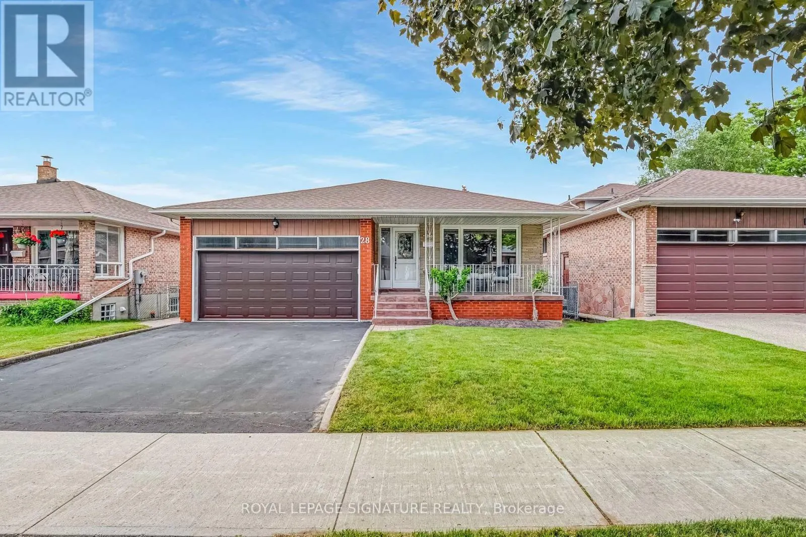 28 GREENDOWNS DRIVE