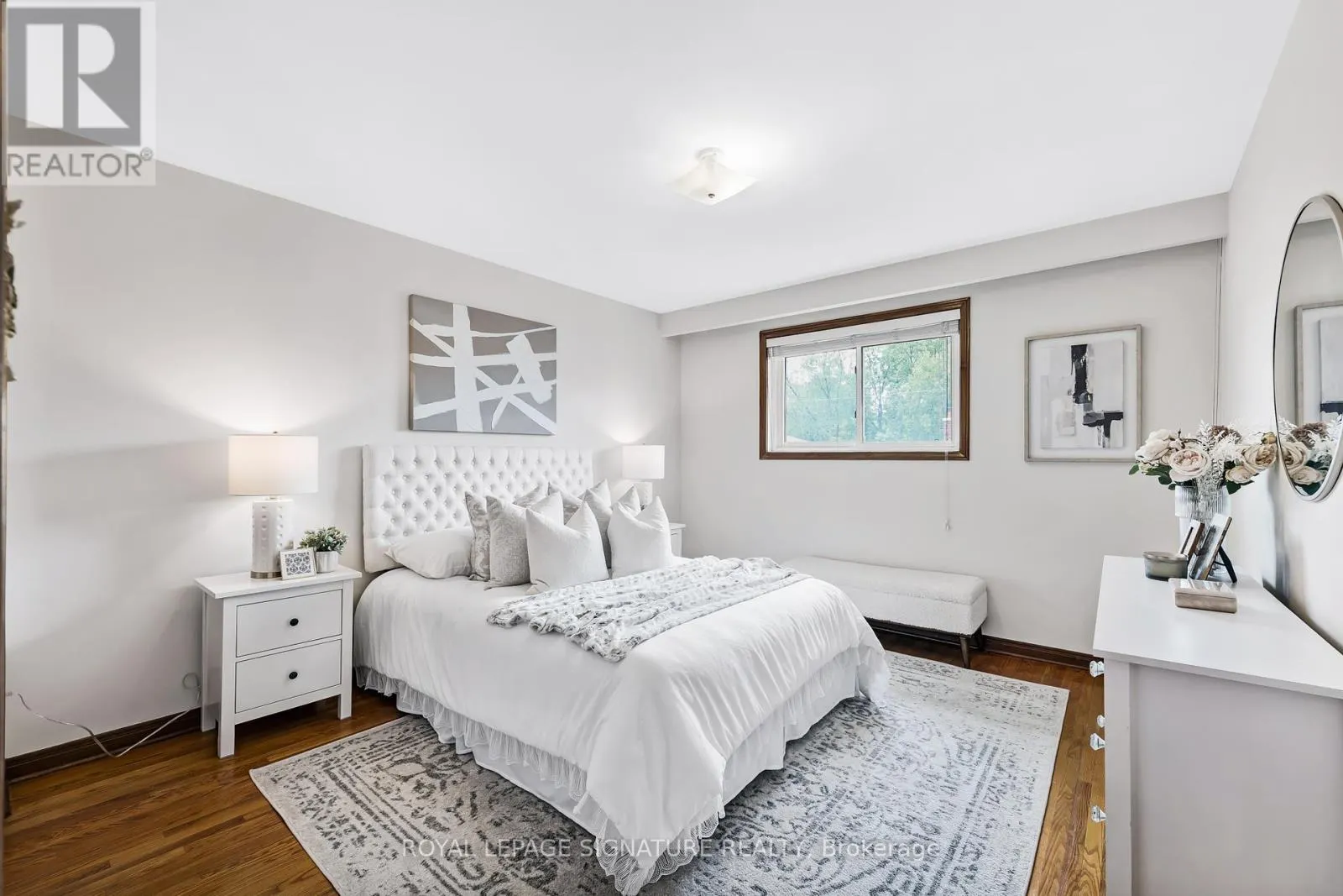 28 GREENDOWNS DRIVE