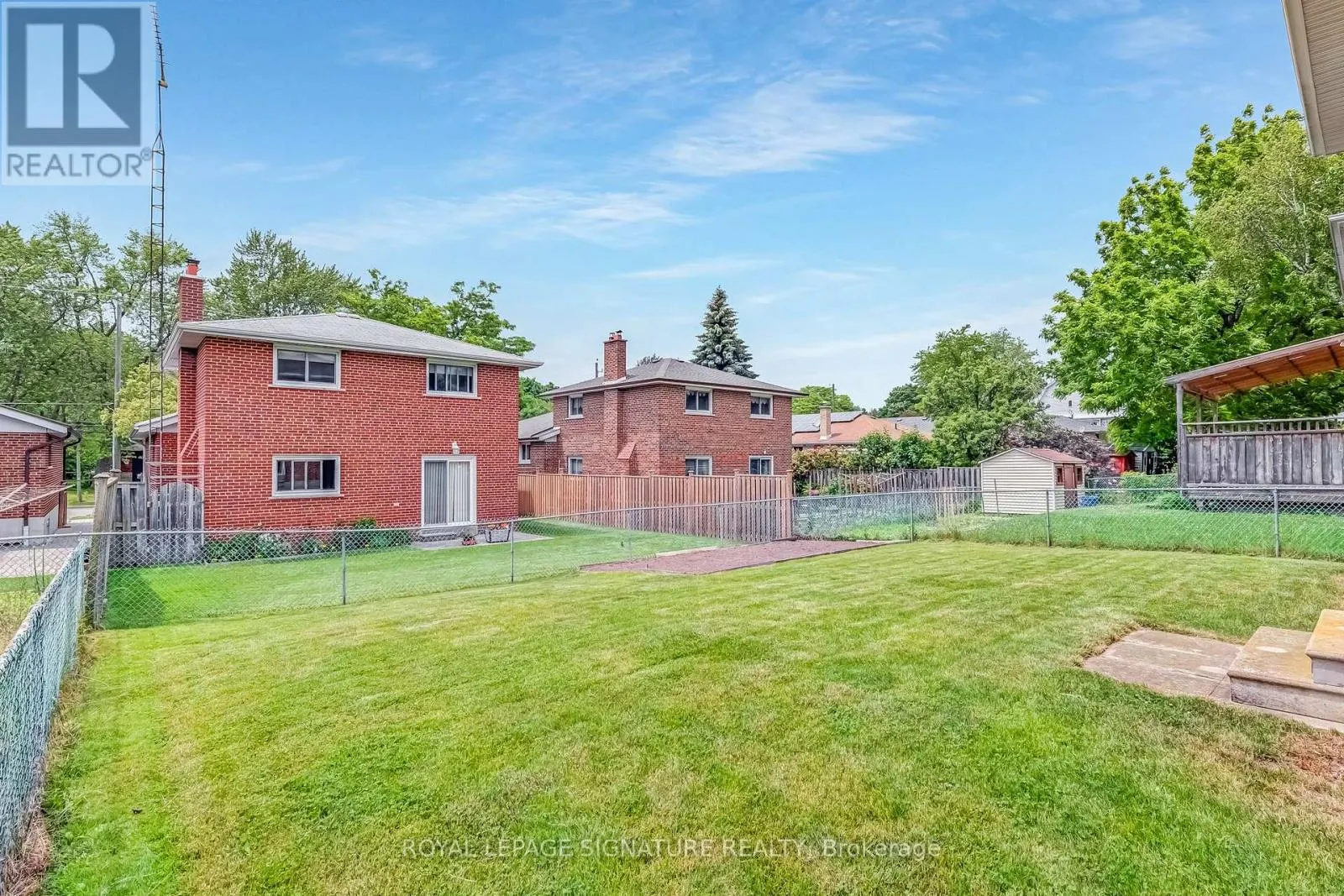 28 GREENDOWNS DRIVE