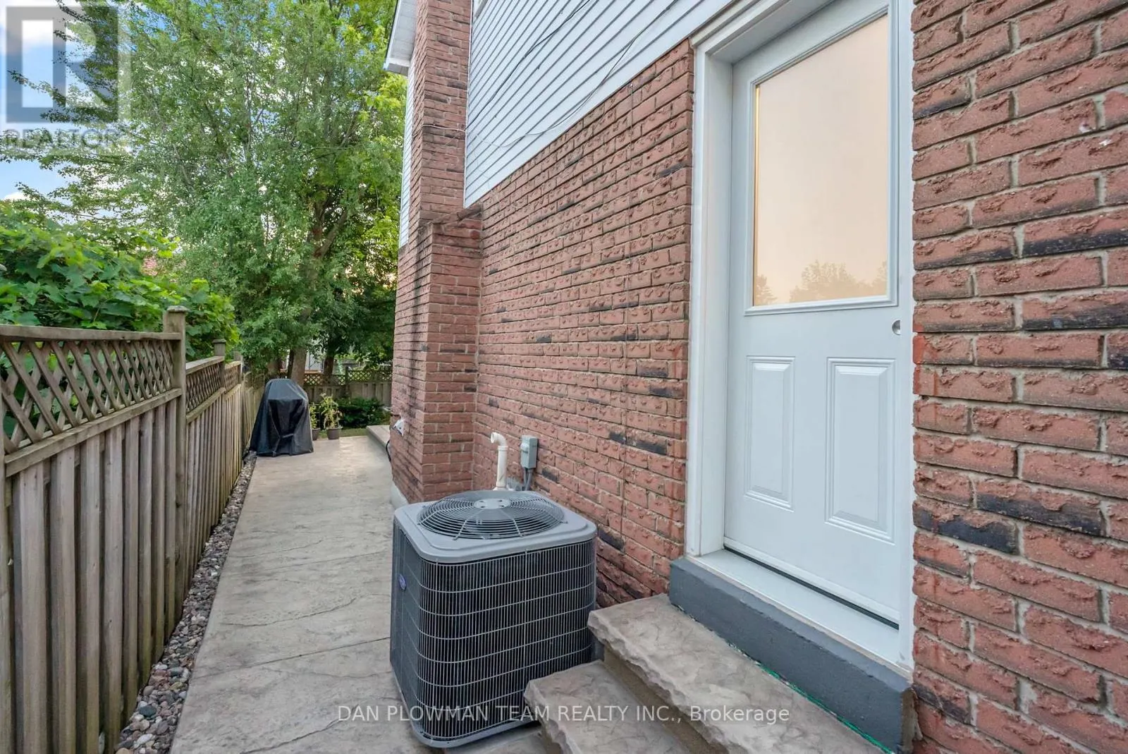 22 ELMEROY COURT
