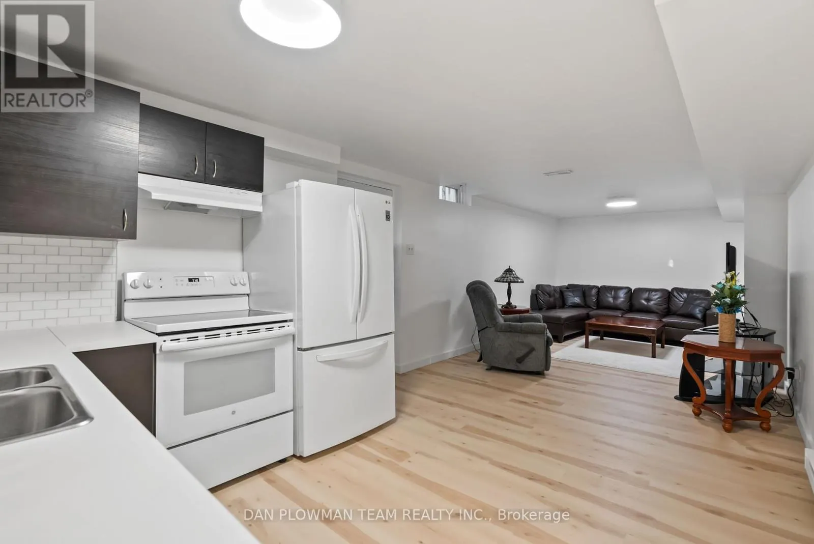 22 ELMEROY COURT