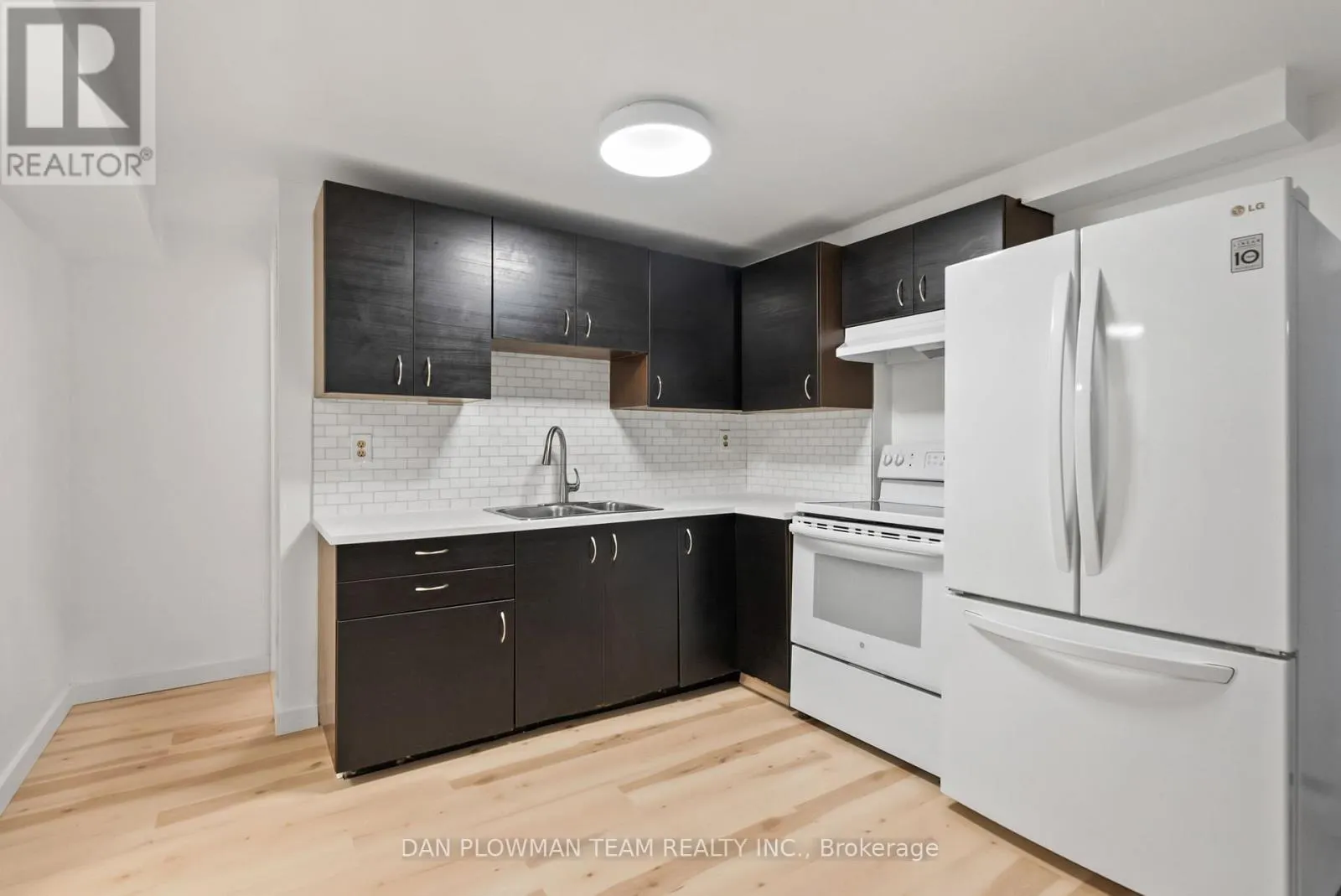 22 ELMEROY COURT