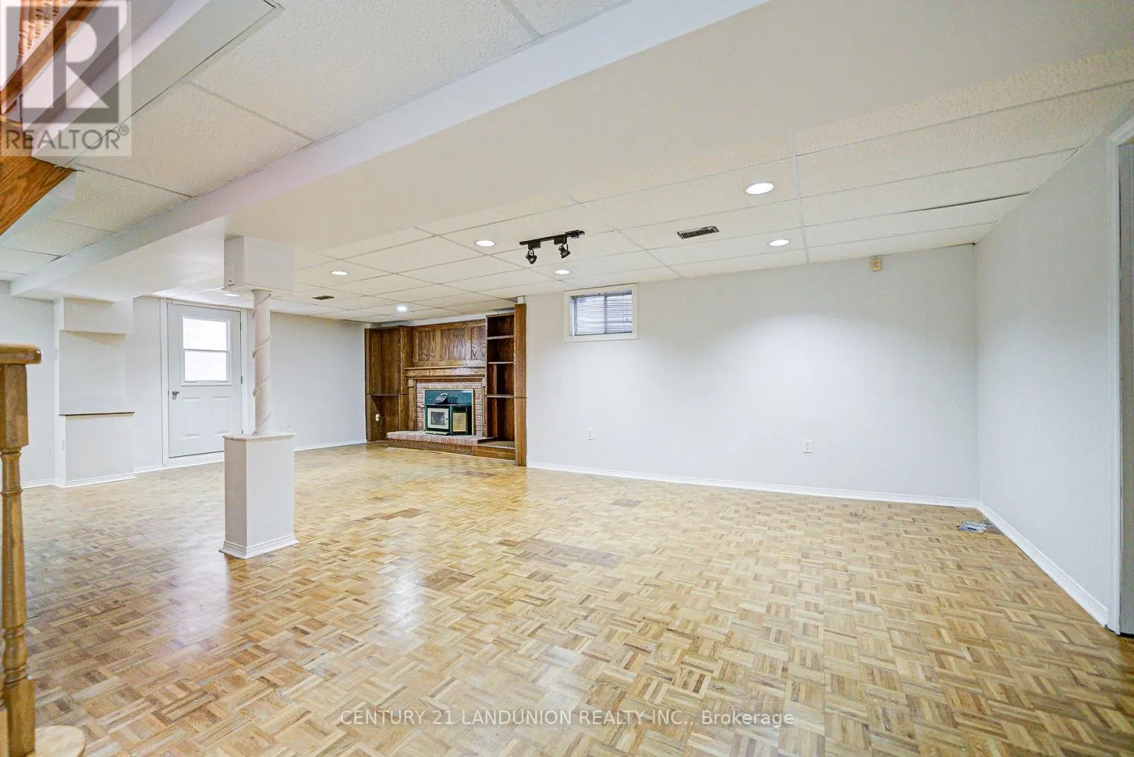 12B BURNT BARK DRIVE