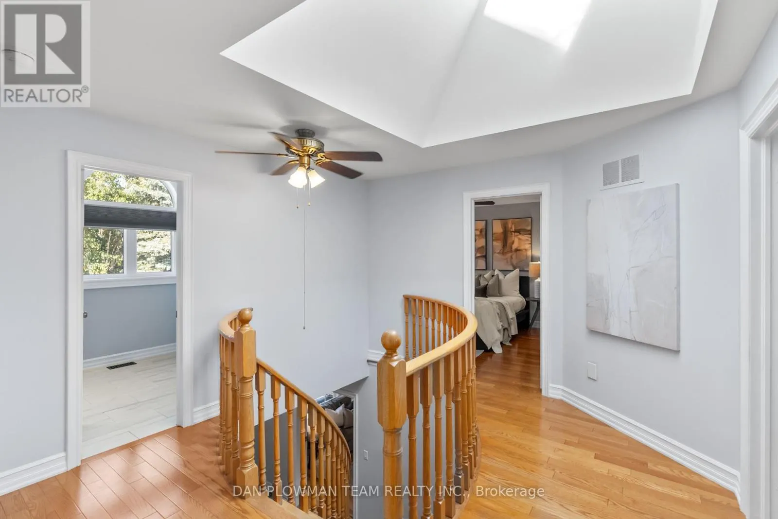 18 HEADLANDS CRESCENT