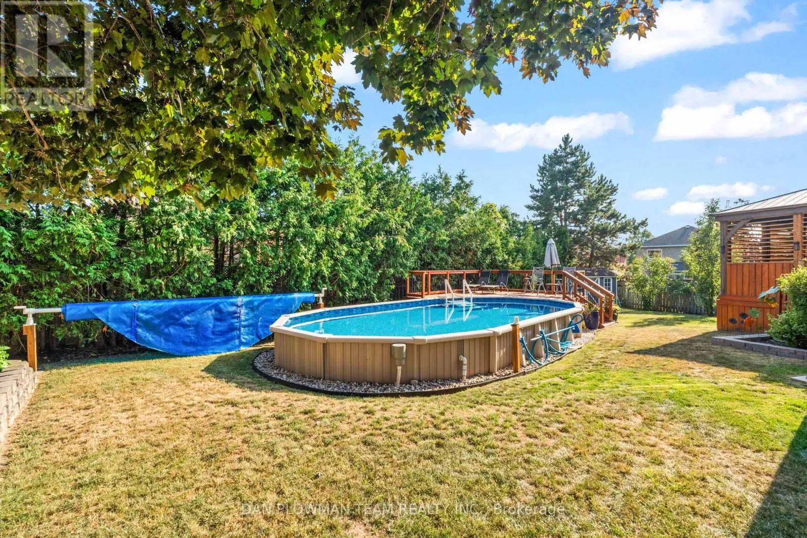 18 HEADLANDS CRESCENT