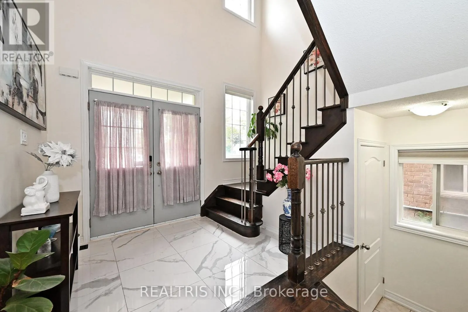 10B HUNT STREET