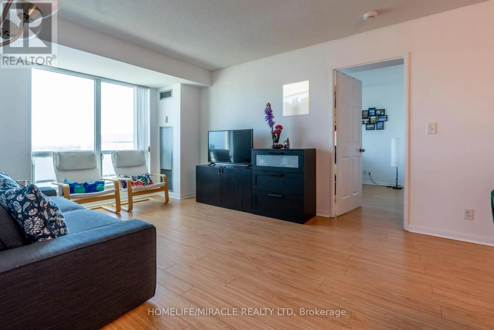 1506 - 1 LEE CENTRE DRIVE