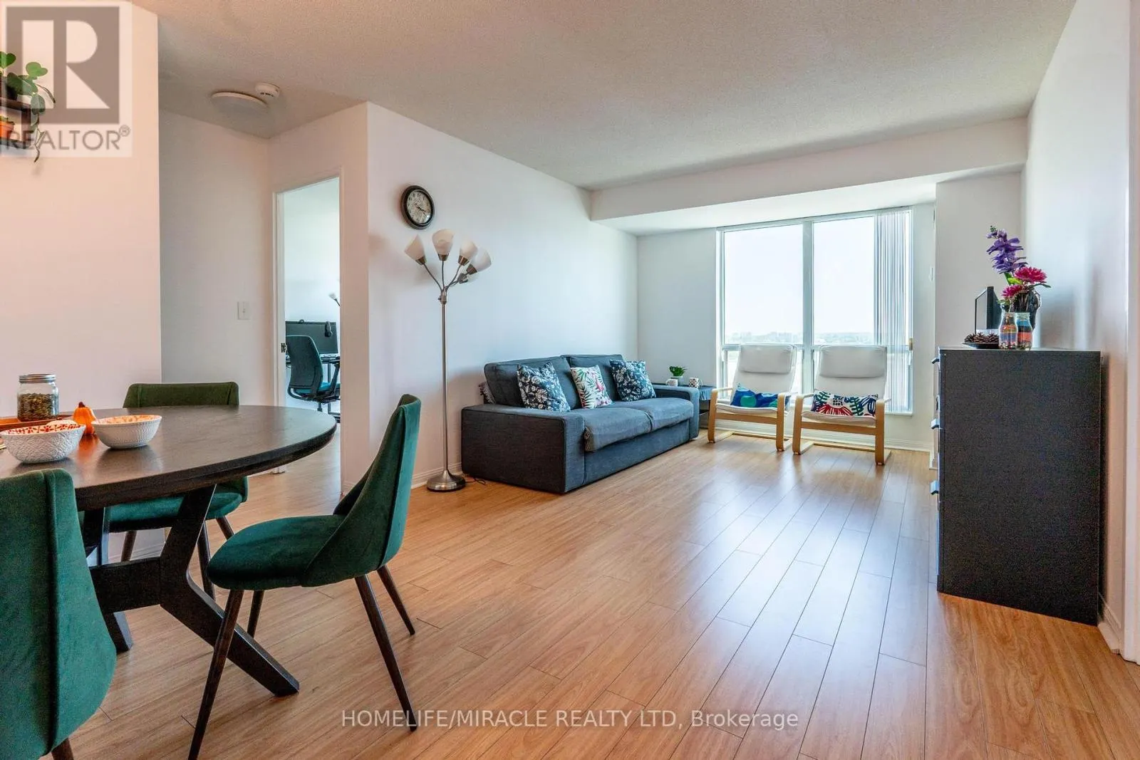 1506 - 1 LEE CENTRE DRIVE