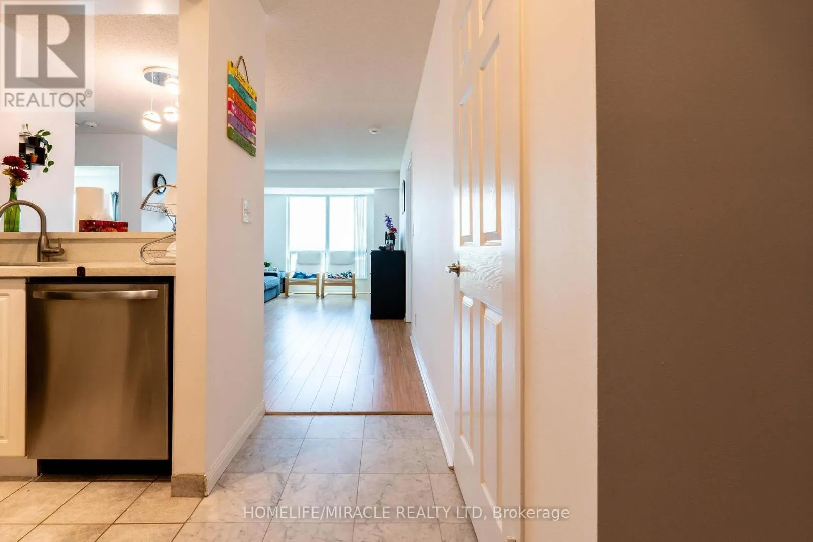 1506 - 1 LEE CENTRE DRIVE