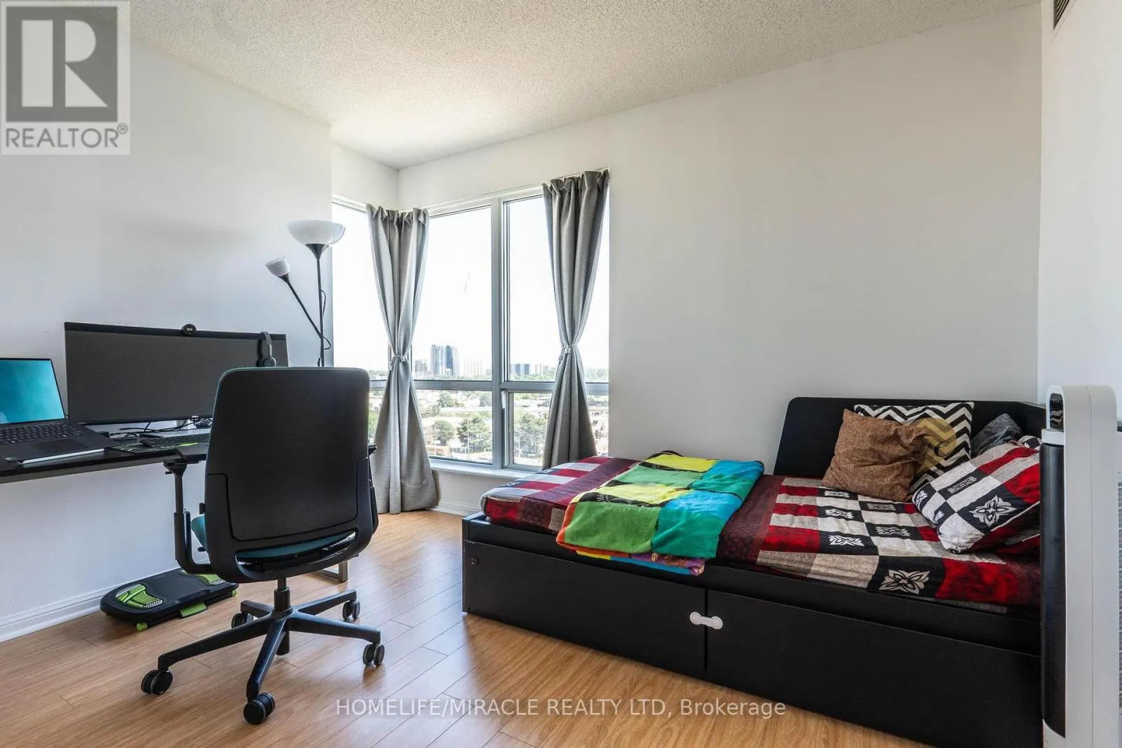 1506 - 1 LEE CENTRE DRIVE