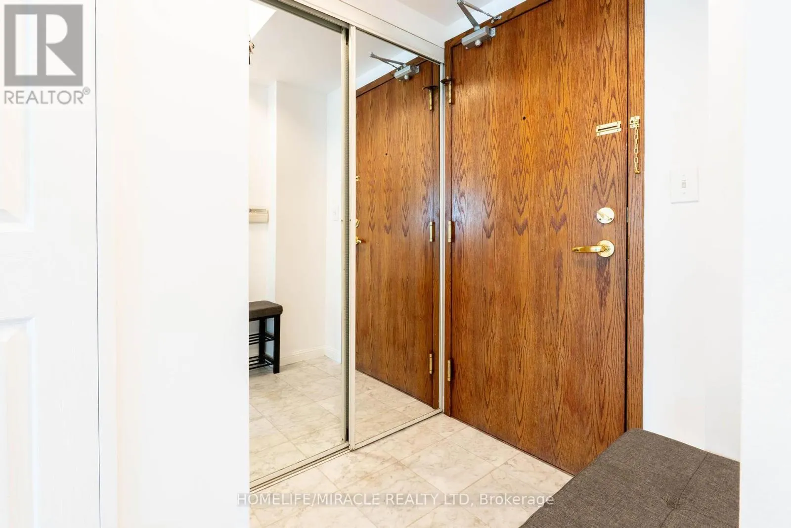 1506 - 1 LEE CENTRE DRIVE