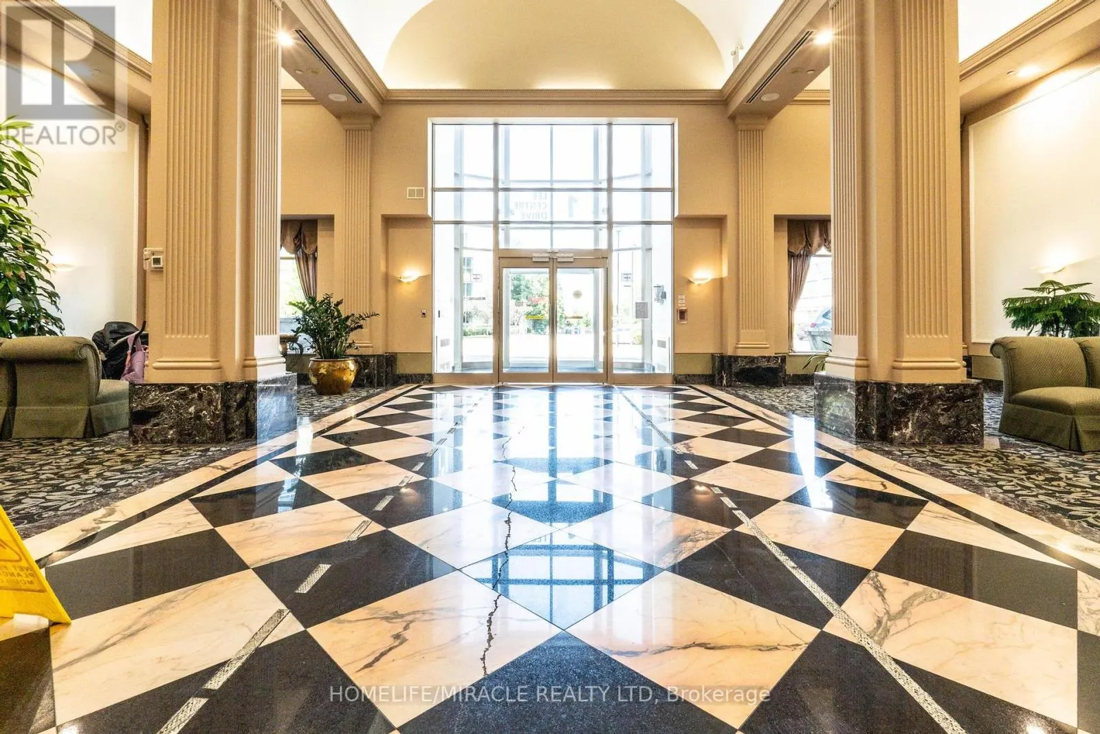 1506 - 1 LEE CENTRE DRIVE