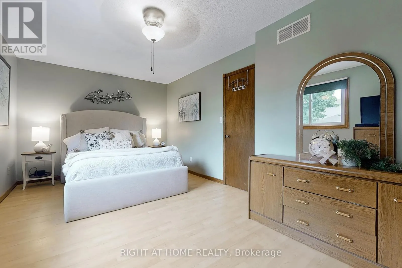 174 OVERBANK DRIVE