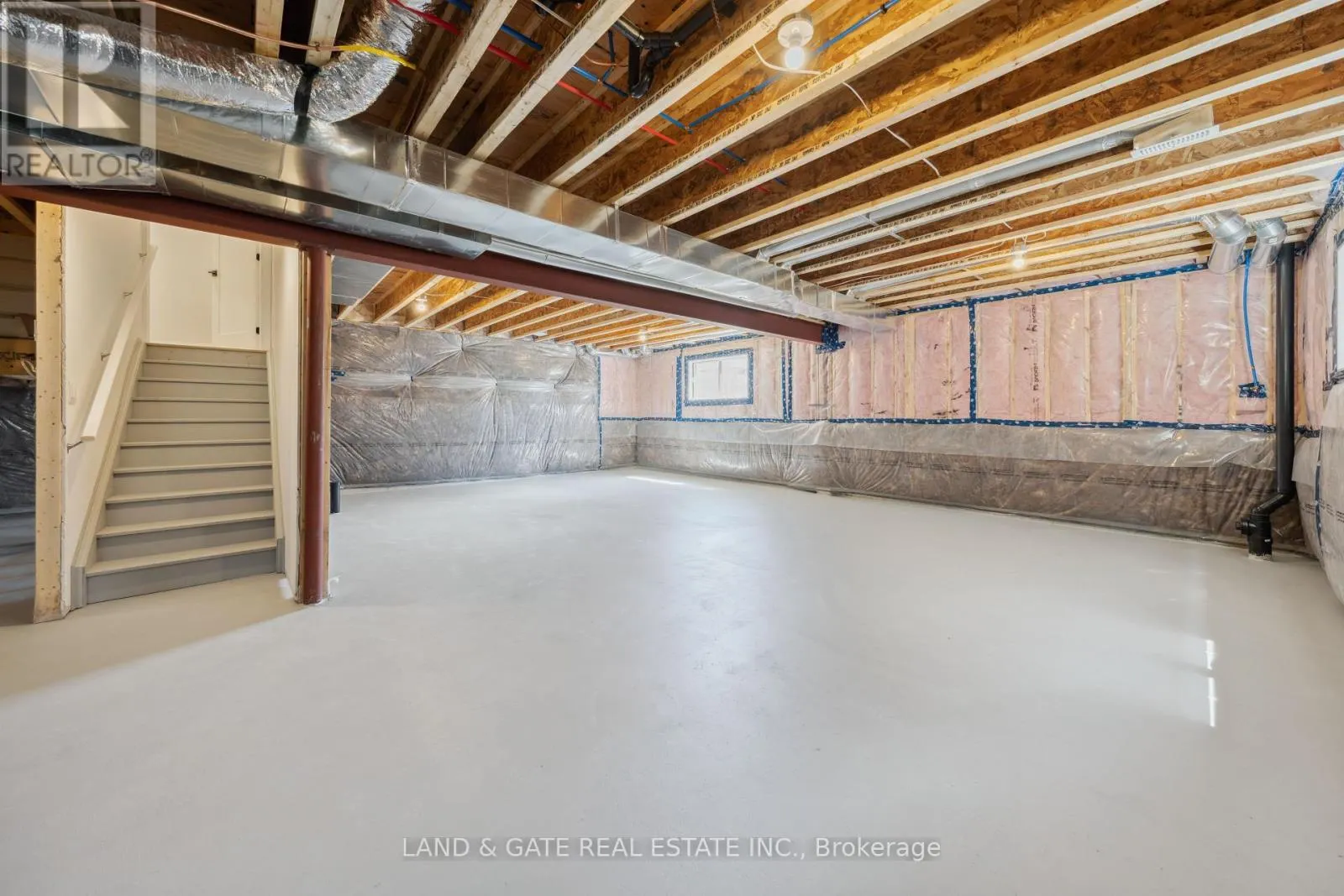 985 QUEENSDALE AVENUE