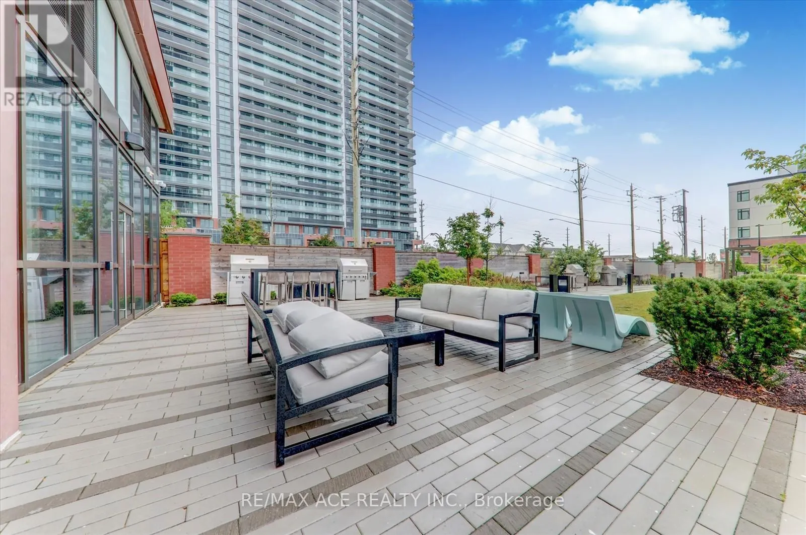 914 - 2550 SIMCOE STREET N