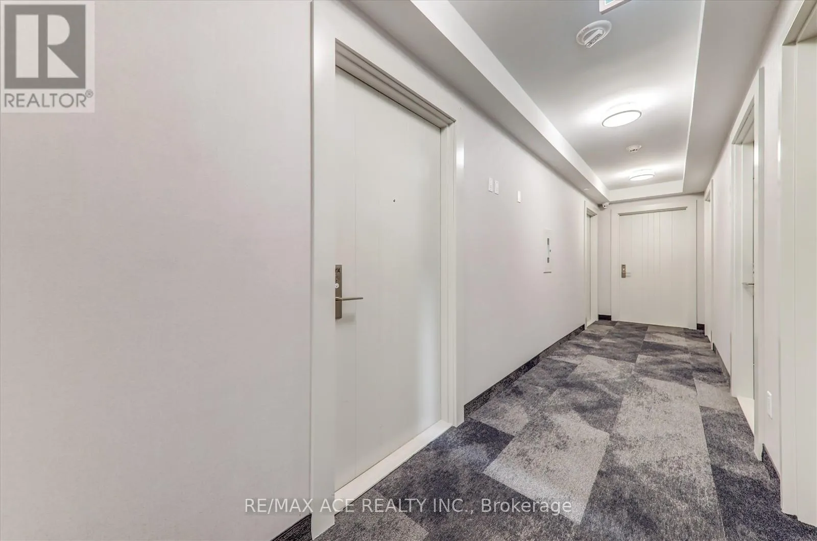 914 - 2550 SIMCOE STREET N