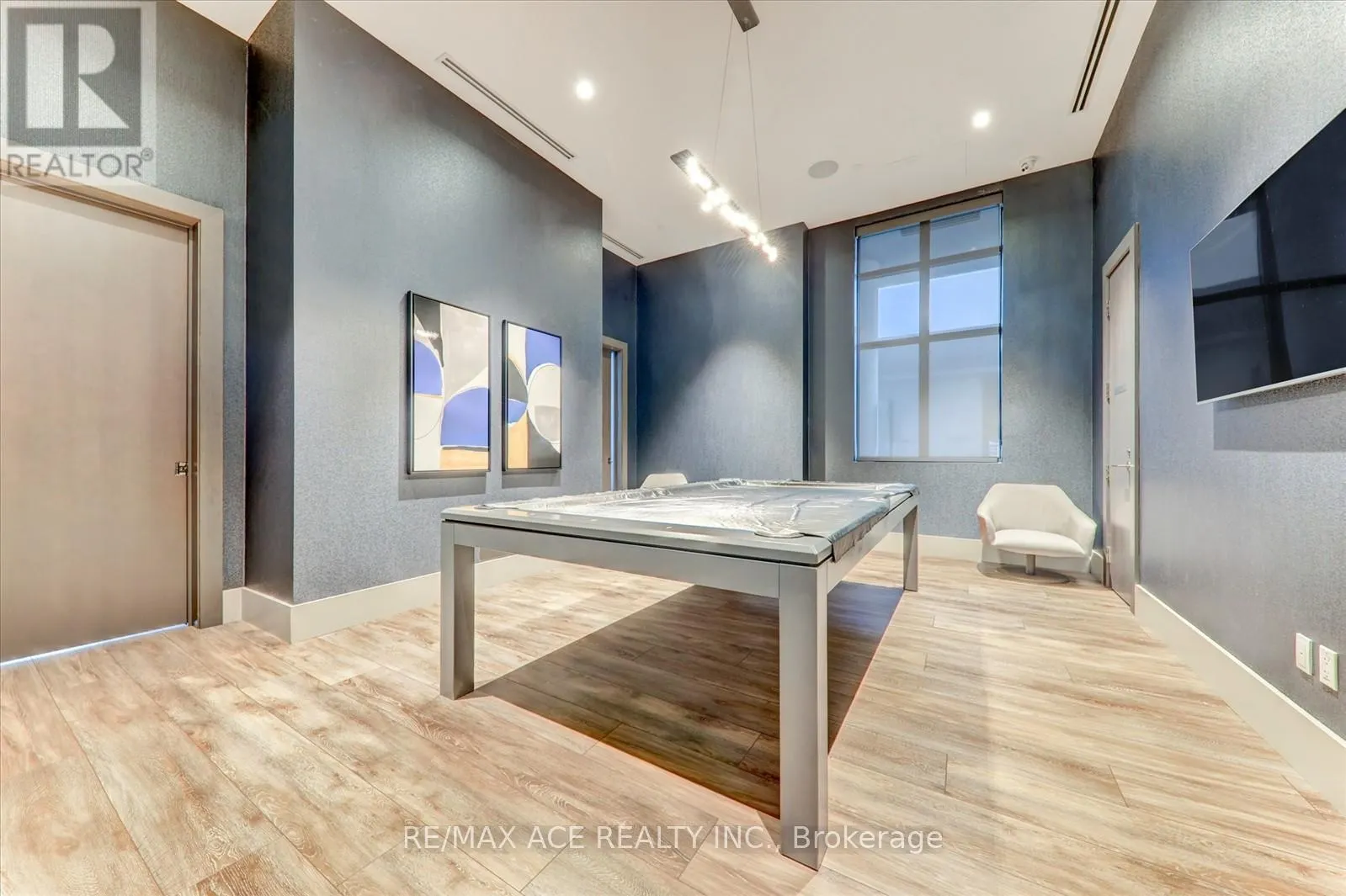 914 - 2550 SIMCOE STREET N