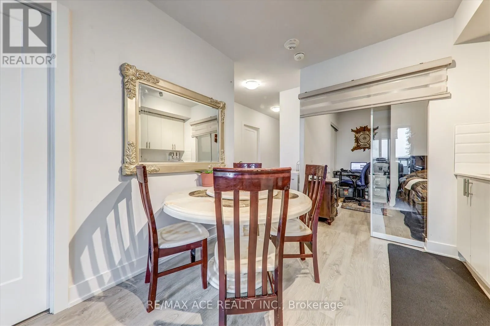 914 - 2550 SIMCOE STREET N