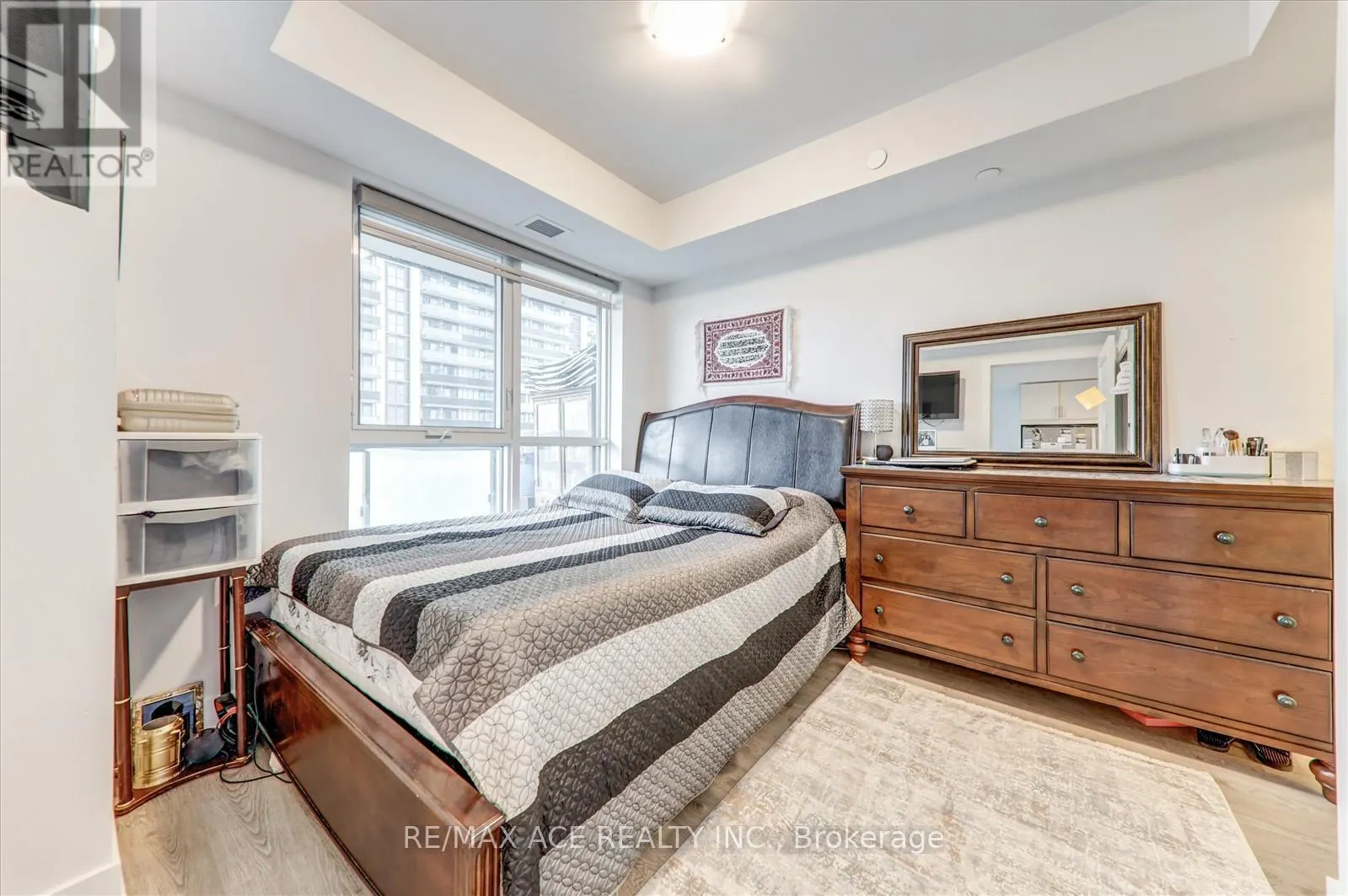 914 - 2550 SIMCOE STREET N