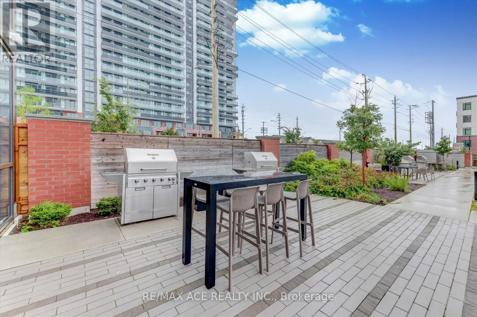 914 - 2550 SIMCOE STREET N