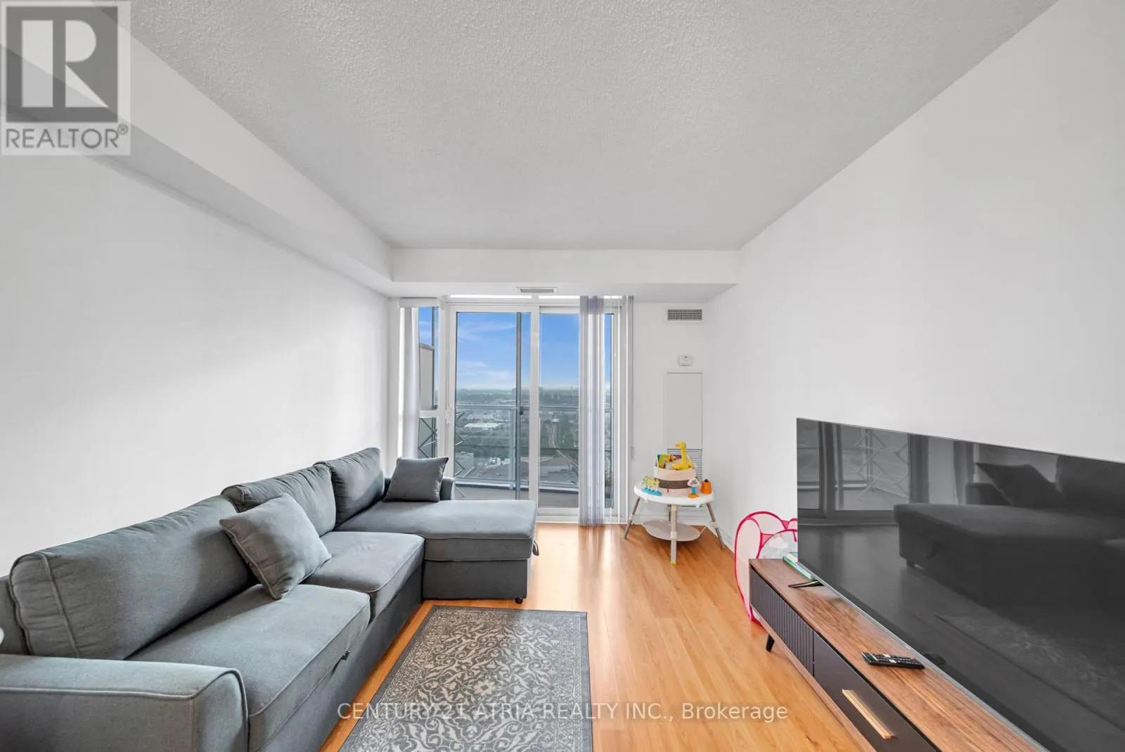 2804 - 83 BOROUGH DRIVE