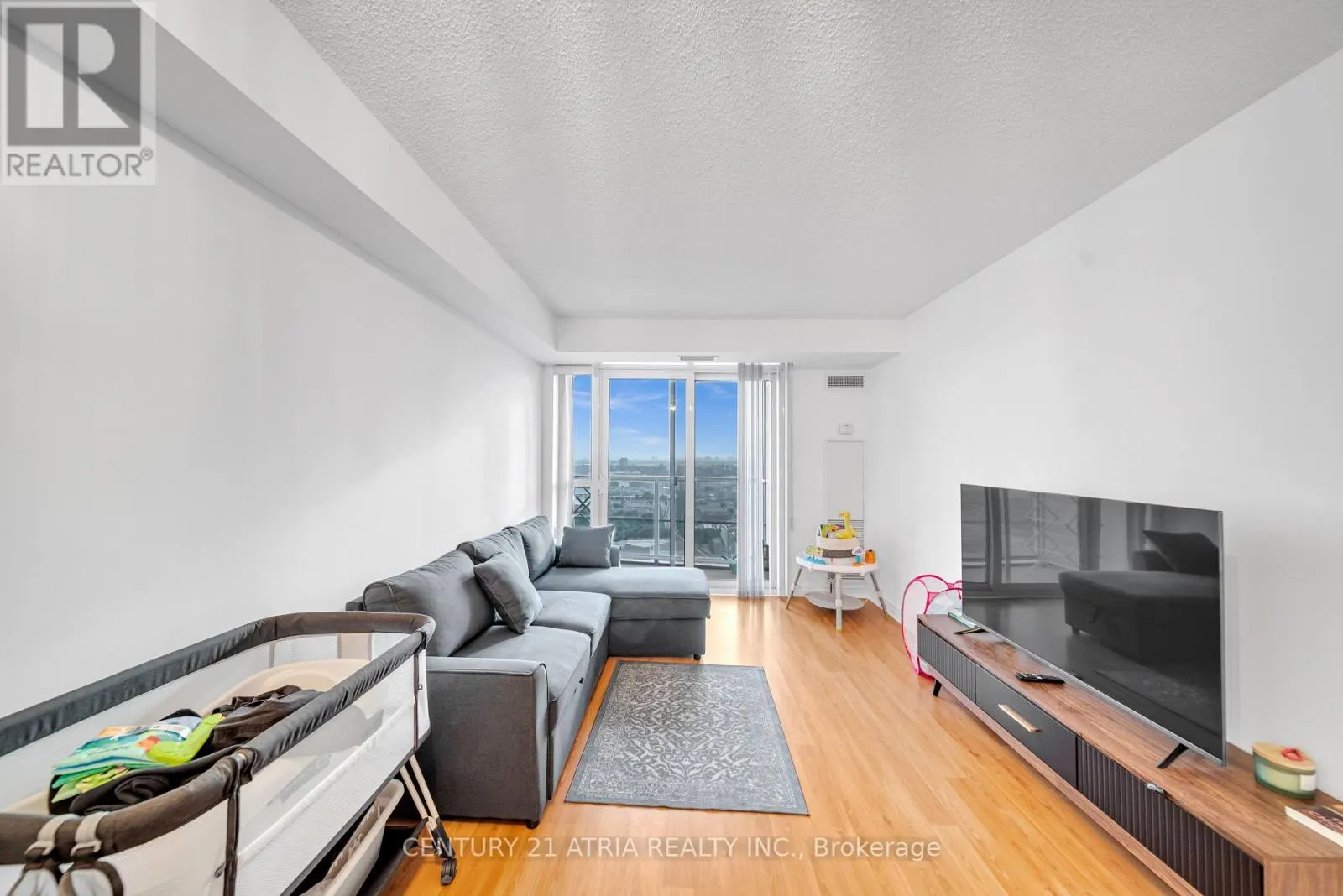 2804 - 83 BOROUGH DRIVE