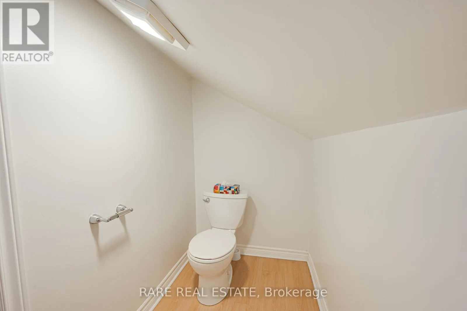 2 - 210 ALBERT STREET