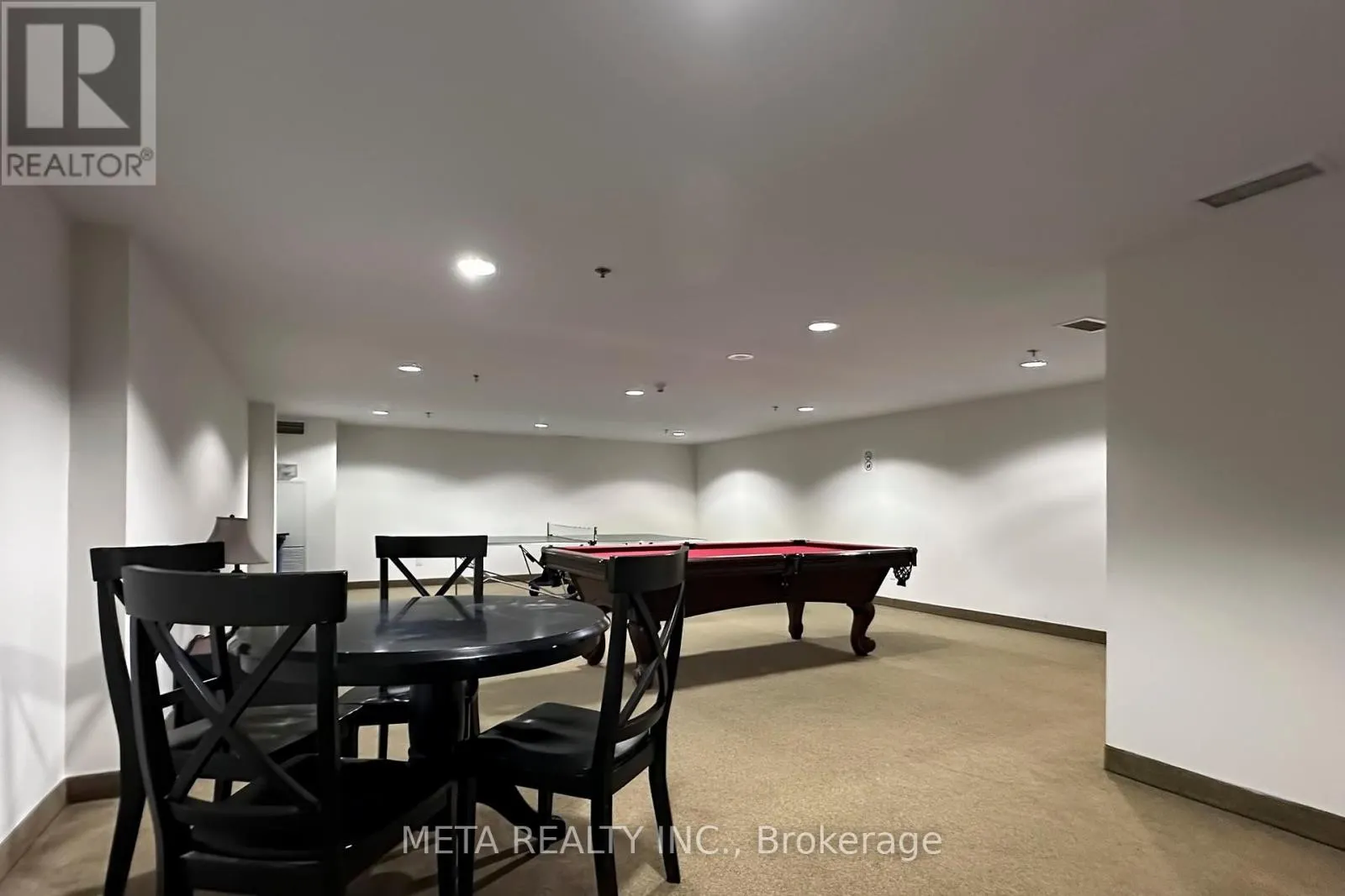 5L - 8 ROSEBANK DRIVE