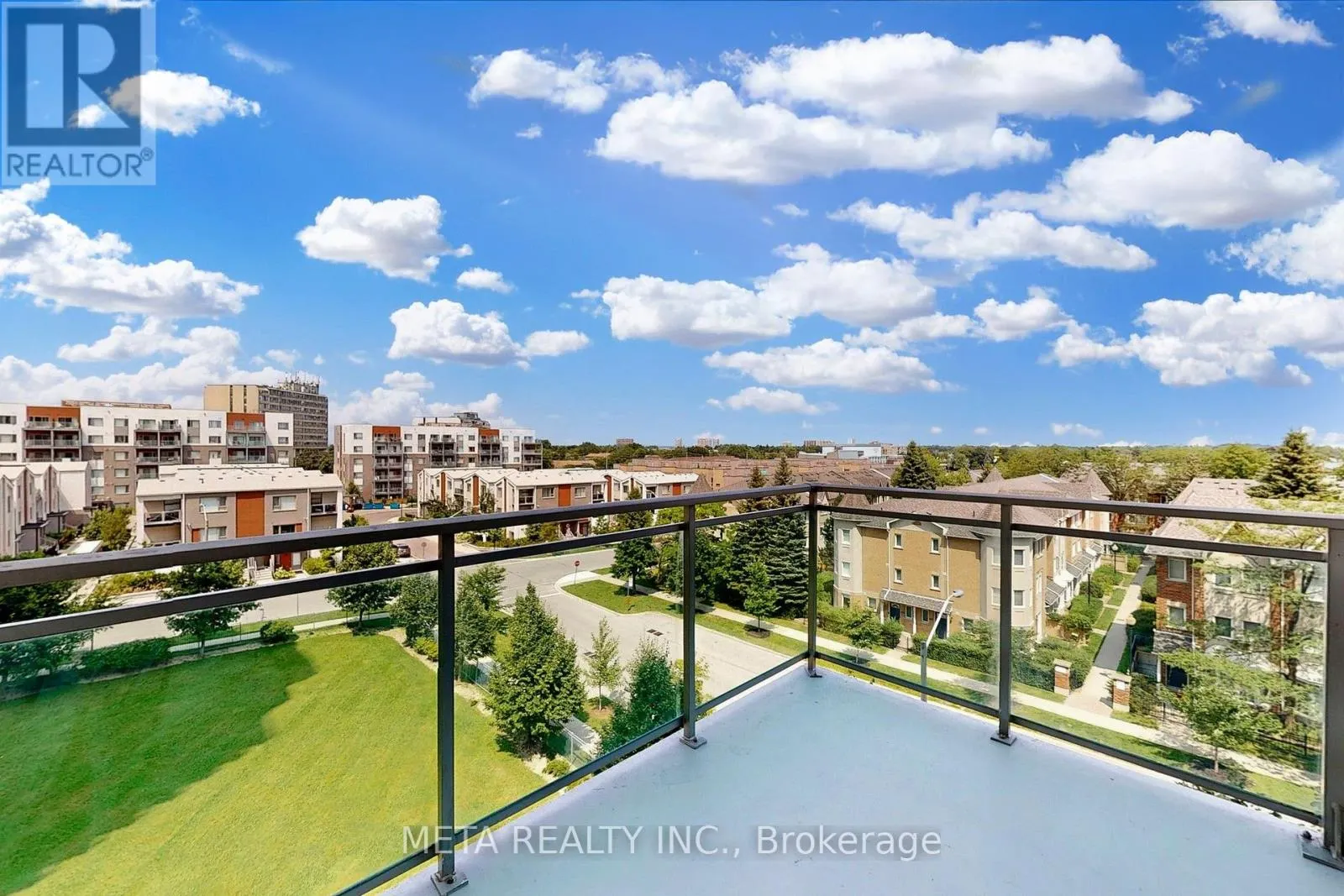 5L - 8 ROSEBANK DRIVE