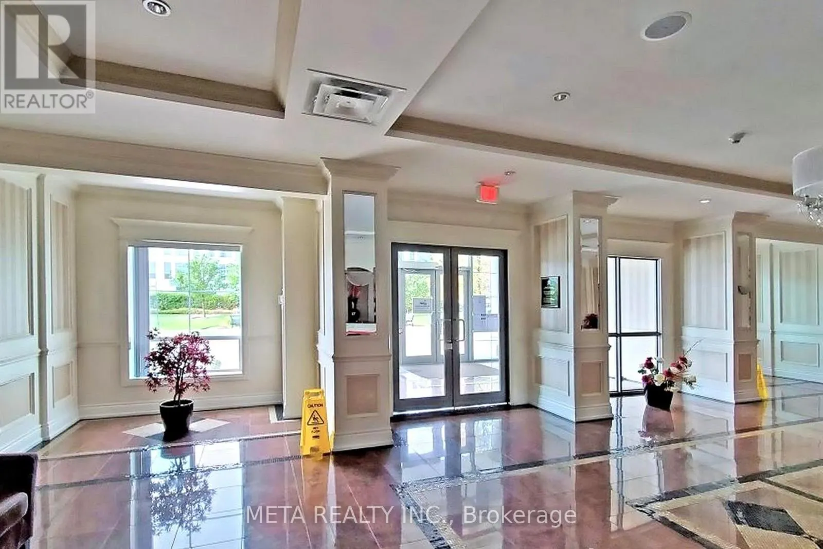 5L - 8 ROSEBANK DRIVE
