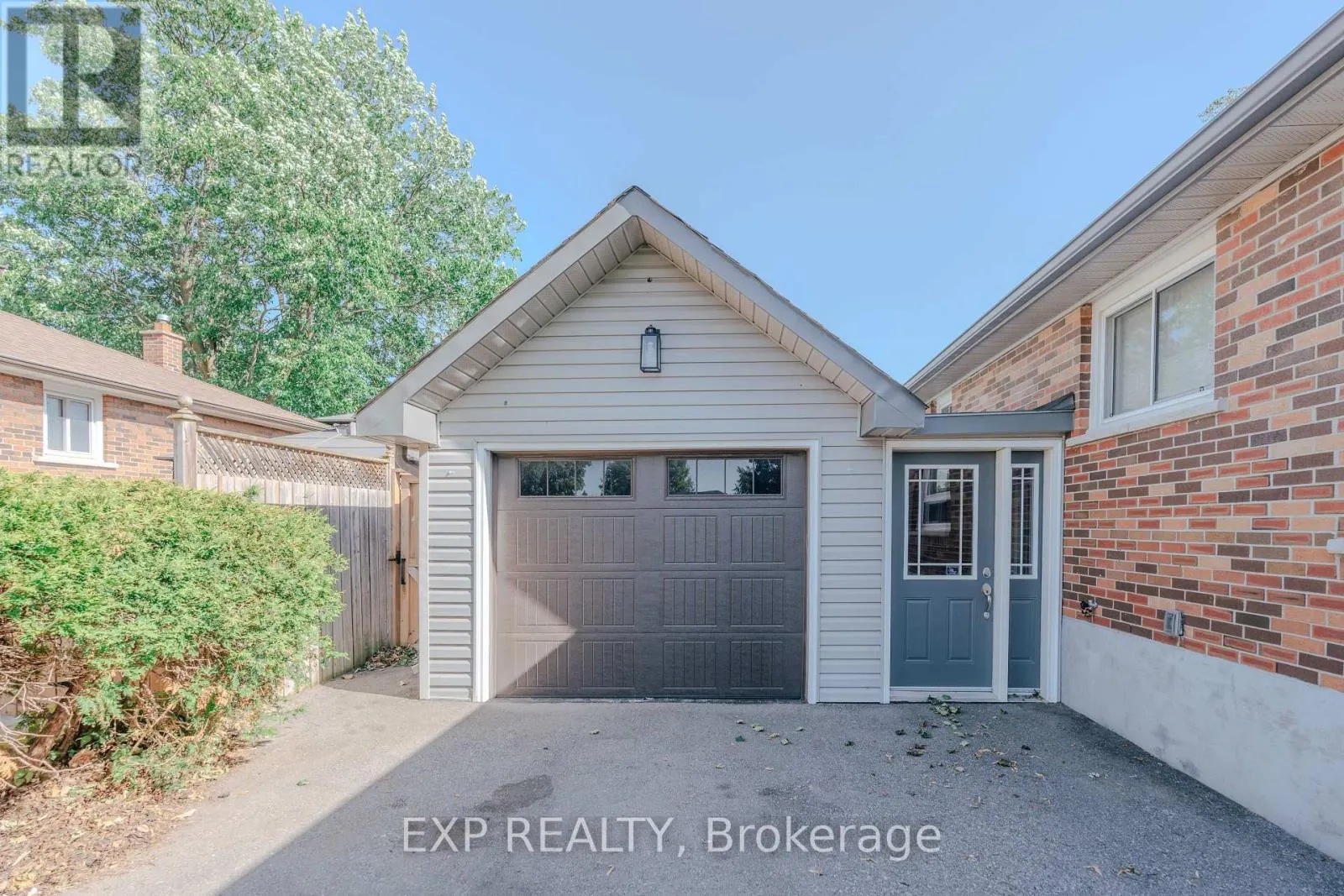 39 SENECA AVENUE