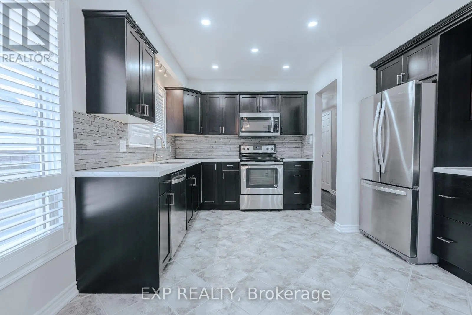 39 SENECA AVENUE