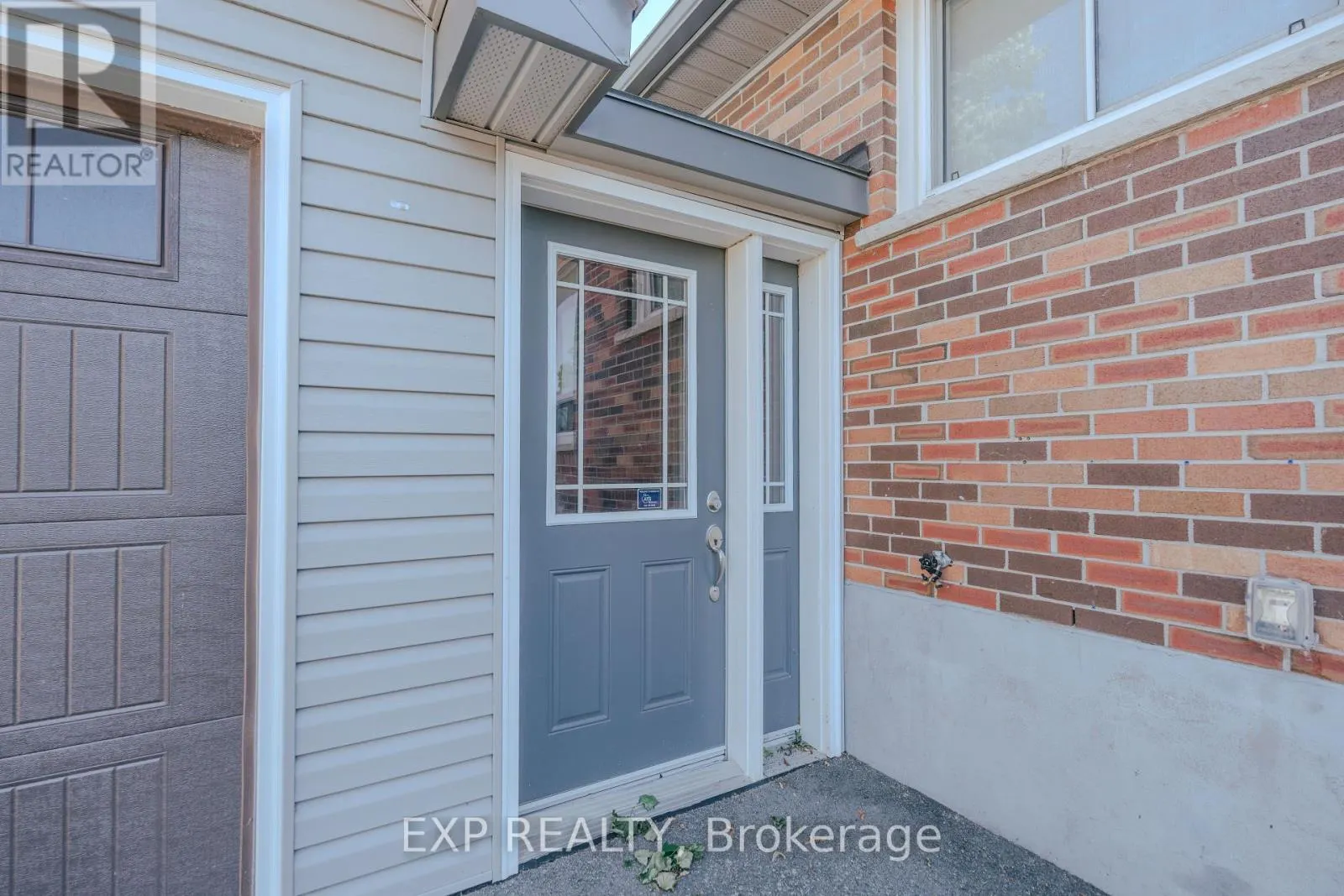 39 SENECA AVENUE