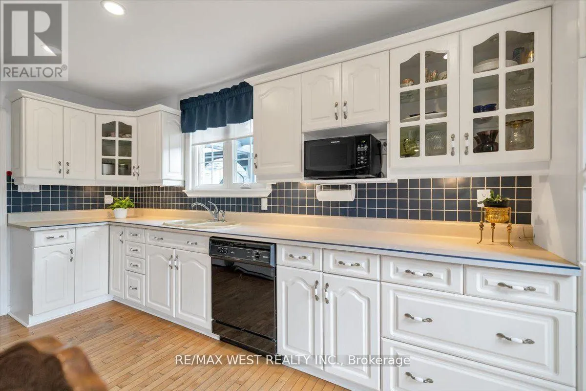 254 CONFEDERATION DRIVE