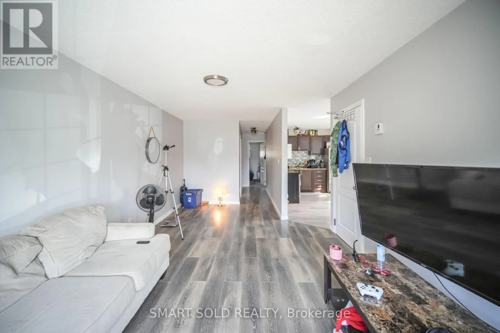1179 SIMCOE STREET S