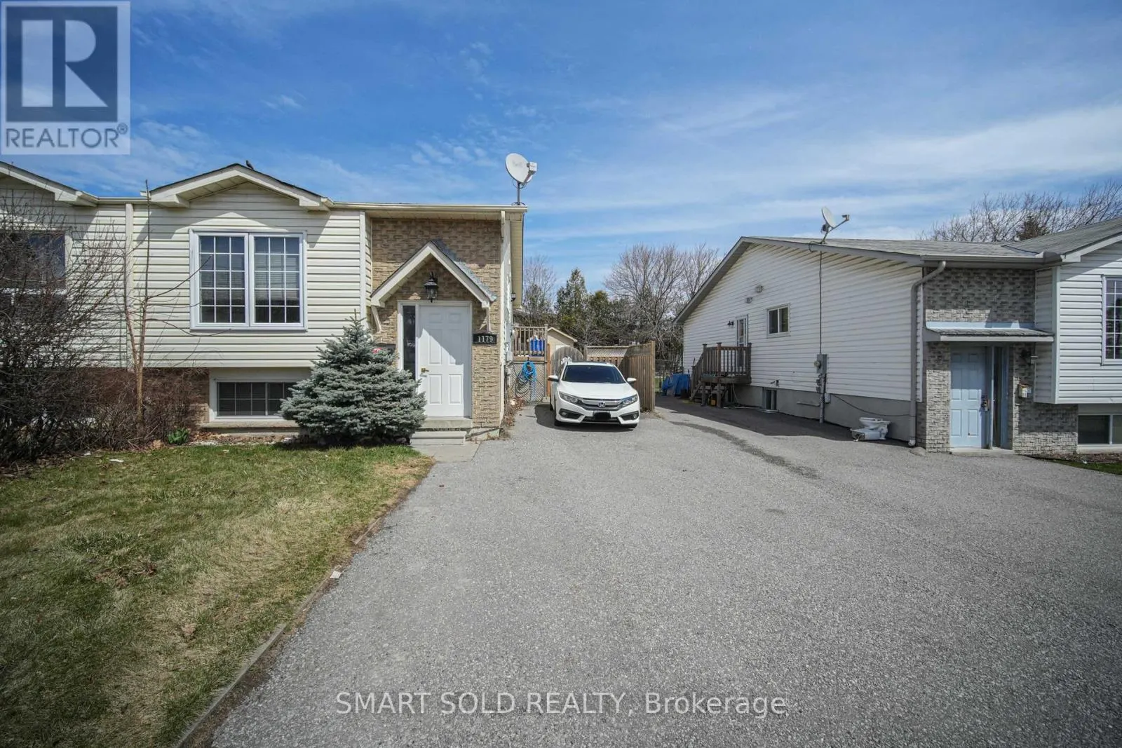 1179 SIMCOE STREET S